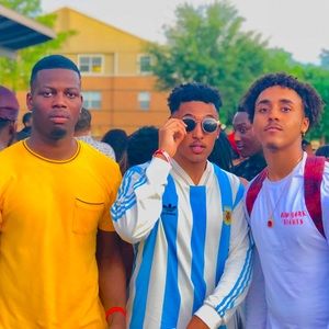 Meet your Posher, Robiel